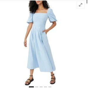 Free People NWT Ain’t She A Beauty Light Blue Midi Dress Puff Sleeves. Size M.